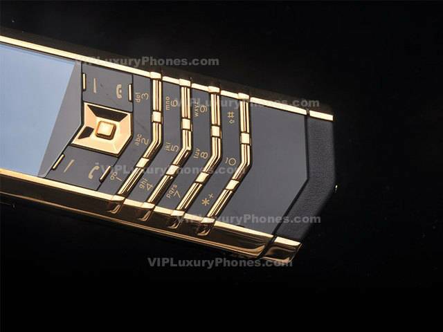 Vertu Signature Top Model 2022