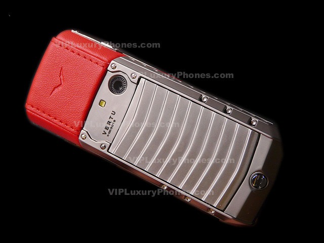 VERTU Ascent Ti 2013 phone