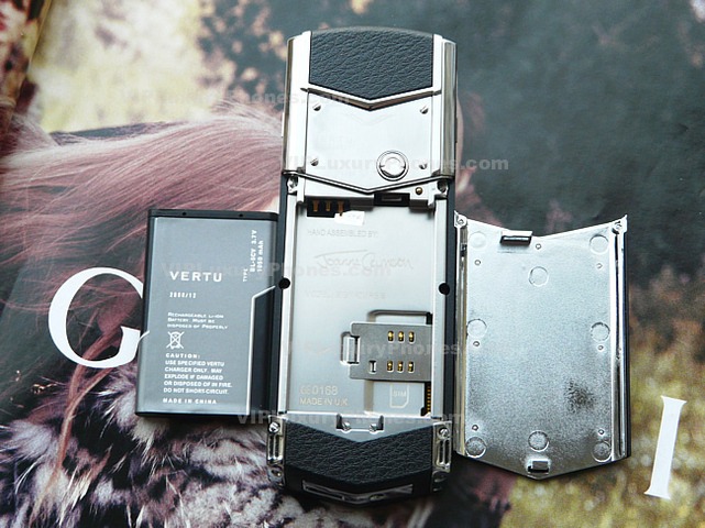 Vertu Signature Back