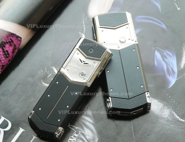 Vertu Signature Mobiles Back