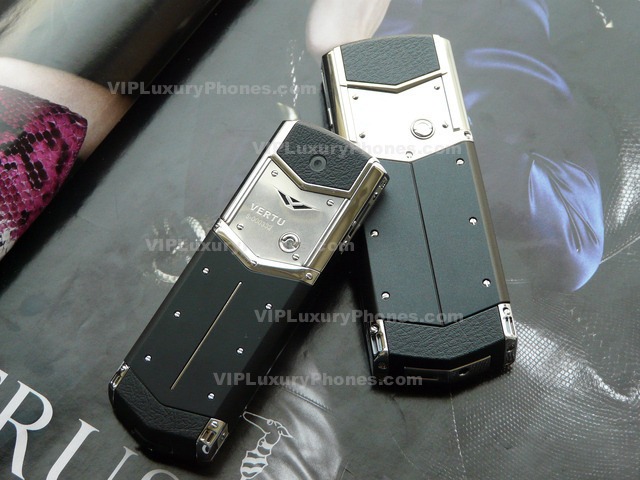 Vertu Signature Back