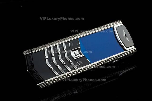 Vertu Signature Top Model